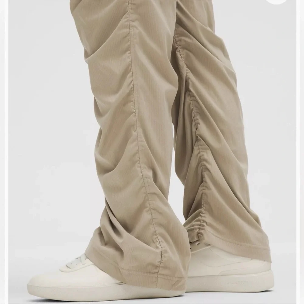 NWT Lululemon Dance Studio Slim-Fit HR Flared Pant in Sheer Oak - Picture 4 of 9